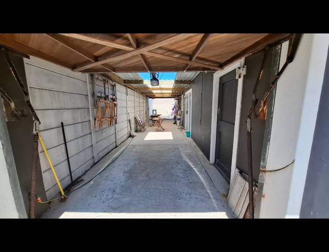 3 BEDROOM HOUSE FOR SALE IN STRANDFONTEIN